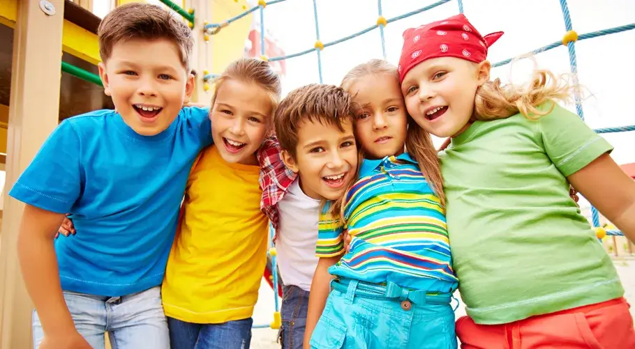 Des enfants heureux